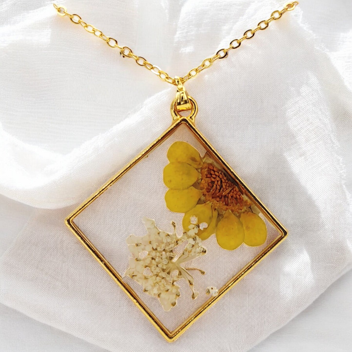 Yellow Daisy and White Queen Annes Lace Real Pressed Flower Necklace. Great gift for woman women teen.