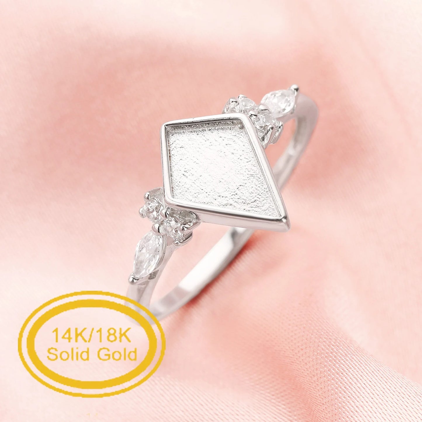 Kite Bezel Keepsake Ring | 14K Gold