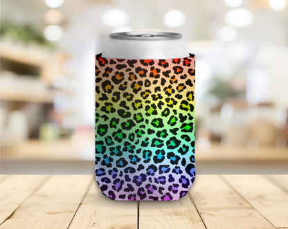 Can cooler with rainbow leopard pattern on a wooden surface