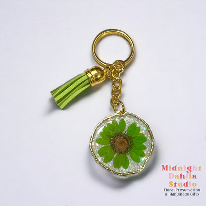 Real pressed flower keychain green daisy.  Great gift for woman women and teen.
