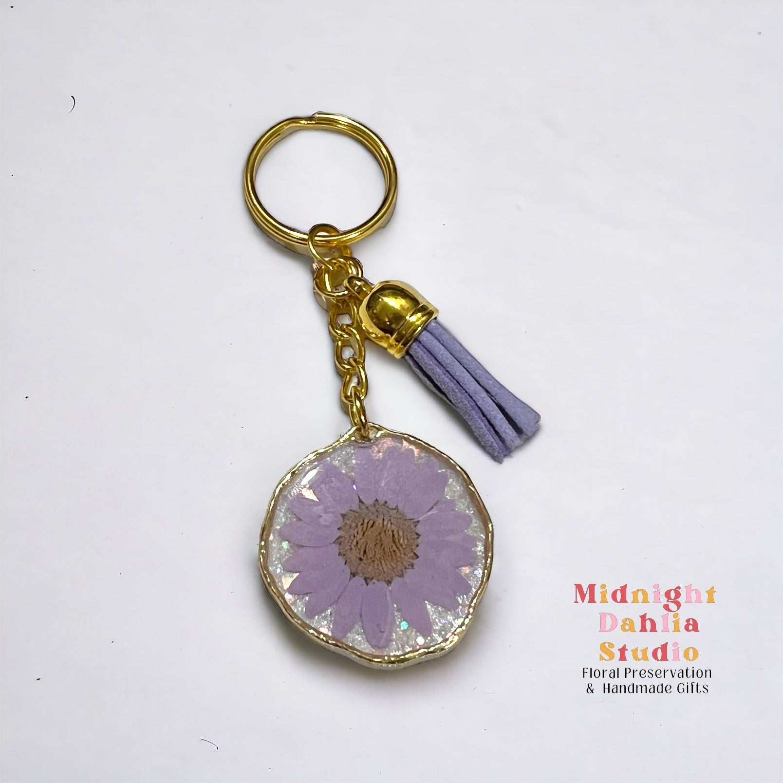 Real pressed flower keychain lavender daisy.  Great gift for woman women and teen.